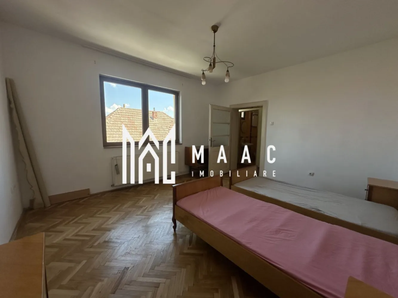 Casa 3 Camere | Curte | 2 Bai | Turnisor - MAAC imobiliare va propune spre închiriere o casa de 3 camere situata în cartierul Turnisor 

Compartimentare: 
Parter: 
Living 
Bucătărie închisă 
Baie 

Etaj; 
Două dormitoare 
Baie 

Caracteristici: 
100MP
Carte de 300 MP
Curte proprie
Zonă liniștită, potrivită pentru familii
Acces facil către magazine, școli, mijloace de transport și alte puncte de interes

Pentru mai multe informații si programarea unei vizionari sa ne contactați menționând ID-ul proprietății: CP3187740.