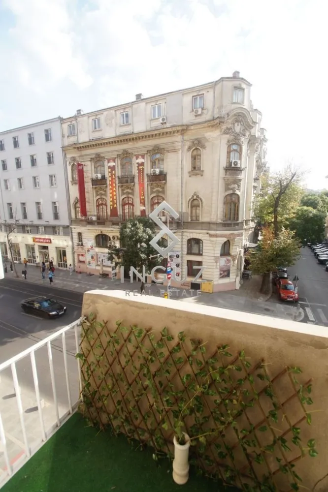 DE ÎNCHIRIAT | APARTAMENT 3 CAMERE | REGINA ELISABETA – PARCUL CIȘMIGI - DE ÎNCHIRIAT | APARTAMENT 3 CAMERE | REGINA ELISABETA – PARCUL CIȘMIGIU

3.700 lei / lună

Inguz Real Estate vă oferă spre închiriere un apartament cu 3 camere, situat ultracentral, pe Bulevardul Regina Elisabeta nr. 42, chiar lângă Parcul Cișmigiu, la câteva minute de Universitate, Centrul Vechi și Facultatea de Drept.

Detalii proprietate:
• 3 camere
• Compartimentare semidecomandată
• Etaj 2 din 8
• 2 balcoane cu vedere către Bd. Regina Elisabeta și Primăria Capitalei
• Complet mobilat și utilat
• Disponibil imediat

Dotări:
• Centrală termică proprie
• Aer condiționat
• Mașină de spălat rufe
• Mașină de spălat vase
• Frigider
• Aragaz
• Bucătărie complet utilată
• TV și internet
• Parchet, gresie și ușă metalică
• Bloc cu 2 lifturi

Avantaje:
• Locație ultracentrală
• La câțiva pași de Parcul Cișmigiu, Universitate și Centrul Vechi
• Acces rapid la metrou și transport public
• Ideal pentru studenți, expați sau profesioniști
• Studenții Erasmus sunt bineveniți
• Prezentare video disponibilă la cerere

Condiții:
• Chirie: 3.700 lei/lună
• Garanție: echivalentul a 1,5 luni de chirie
• Comision agenție: 50% + TVA din valoarea primei luni de chirie.