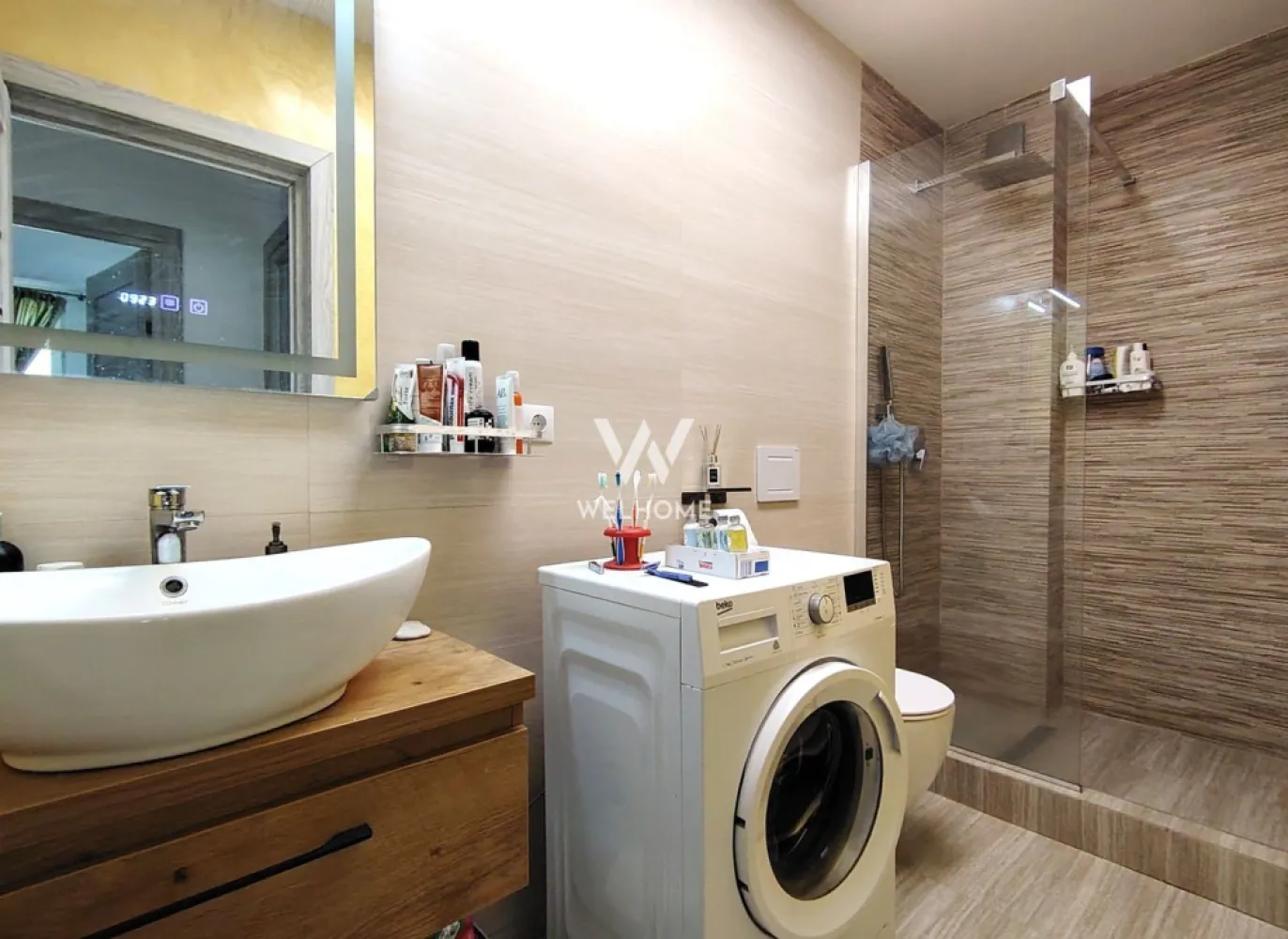 Casa la pret de apartament !! 4 camere 2 bai - Doar 1500 euro/mp !! Casa mobilata, uzura minima, curte si parcare ( 2 locuri ) Casa realizata in 2022, uzura minima - ideala pentru 2-3 persoane - Casa tip townhouse 4 camere, 3 dormitoare, Zona Aeroport - Sibiu - directia Cristian Casa situata in apropiere de Aeroport, Metro, Autostrada - 10/15 min cu auto pana in Centru Sibiu Locuinta are parter si etaj ( 88 mp ) si curte cca 40 mp - separat parcari auto Parter: living open cu bucatarie, baie. spatiu tehnic Etaj: 3 camere - cea mica poate fi dressing/birou, hol, baie, balcon 7 mp Dotata cu mobilier si electrocasnice, geamuri termopan, pompa de caldura si incalzire pardoseala O locuinta intima si primitoare ce poate fi noul tau camin !! Pret vanzare 139.990 Euro - libera de scarcini !! Diana: 0746.107.600 }}