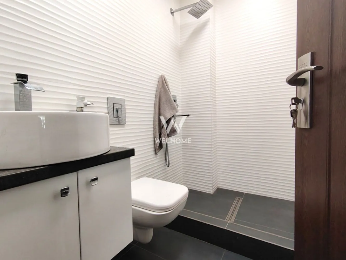 Casa la pret de apartament !! 4 camere 2 bai