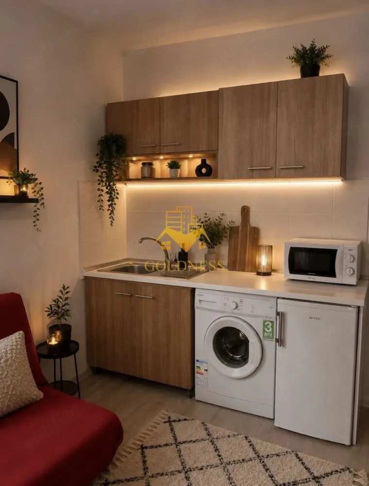 1 camera, Gheorgheni, FSEGA, Iulius Mall, Teodor Mihail, OMV - GOLDNESS Imobiliare vă propune spre închiriere un apartament cu 1 camere complet mobilat și utilat, la etajul 1 într-un imobil de 10 etaje, în Cartierul Gheorgheni.
Se află în apropierea stațiilor de transport în comun, magazine, restaurante, spații verzi, farmacii, etc. 

La doar 3 minute de Facultatea FSEGA

Apartamentul este compartimentat astfel:
 - camera cu canapea extensibilă, dressing, noptiere
 - bucătărie complet utilată și mobilată, loc de servit masa 
 - baie cu cabina de dus, calorifer port prosop și dulap pentru depozitare.

Imobilul este dotat cu toate cele necesare- termoficare, frigider, aragaz, hotă, mașină de spălat haine, etc. 

Dacă sunteți interesați de acest apartament și doriți să îl vizionați, dar și pentru alte oferte nu ezitați să ne contactați telefonic sau prin e-mail. Vă stăm la dispoziție!
Pentru intermediere se percepe un comision de 50% din prețul chiriei!