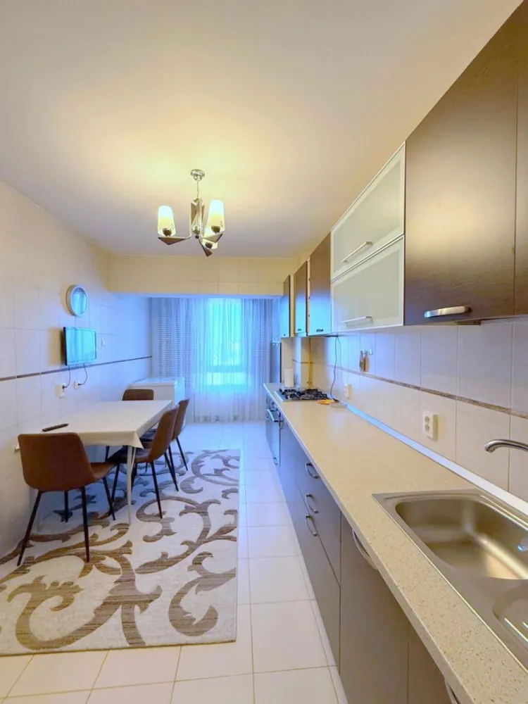 Apartament modern cu 2 camere de închiriat - IC Frimu – LIDL - Dacă îți dorești un apartament spațios, luminos și complet pregătit pentru mutare, această ofertă poate fi alegerea ideală.

Situat în zona IC Frimu – LIDL, pe strada Tecuci, în imediata apropiere a complexului Central Park, apartamentul se află la etajul 5 al unui imobil construit în 2009 și oferă o suprafață generoasă de 70 mp.

Locuința este complet mobilată și utilată, amenajată într-un stil modern și beneficiază de:
-2 camere spațioase
- Centrală termică proprie
- Aer condiționat
-Mobilier modern
- Electrocasnice complete
- Spații luminoase și bine compartimentate

 Zonă excelentă, cu acces rapid către magazine, mijloace de transport, școli, restaurante și toate facilitățile urbane.

Chirie: 550 Euro/lună

La semnarea contractului se achită:
• prima lună de chirie;
• garanția, în valoare de o chirie;
• comisionul agenției imobiliare.

Pentru informații suplimentare și programarea unei vizionări: Liliana Ene – MAG INVEST - 0746 252 252

MAG INVEST – Partenerul tău în decizii imobiliare inteligente.