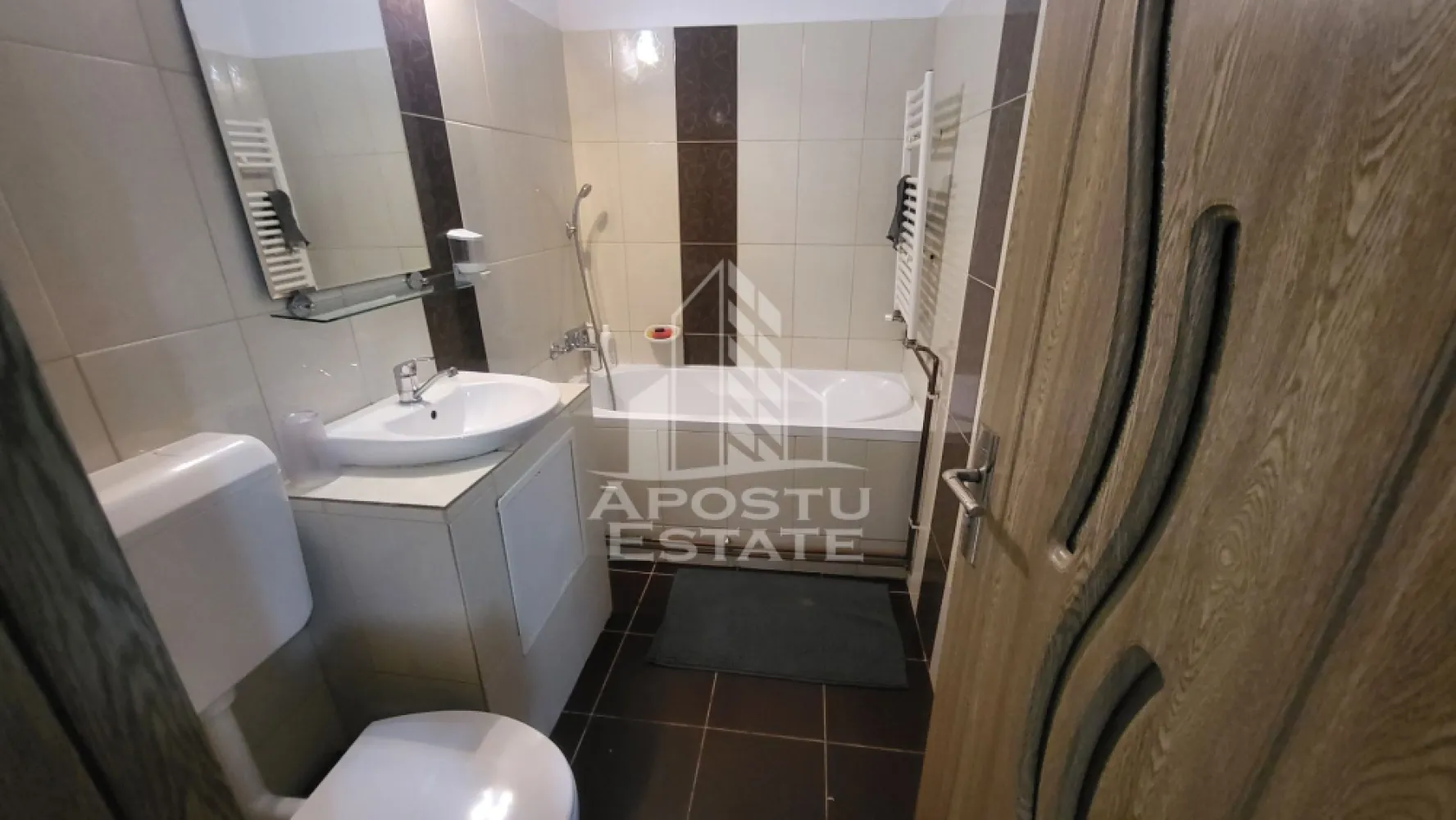 Apartament cu 2 camere,zona Centrala