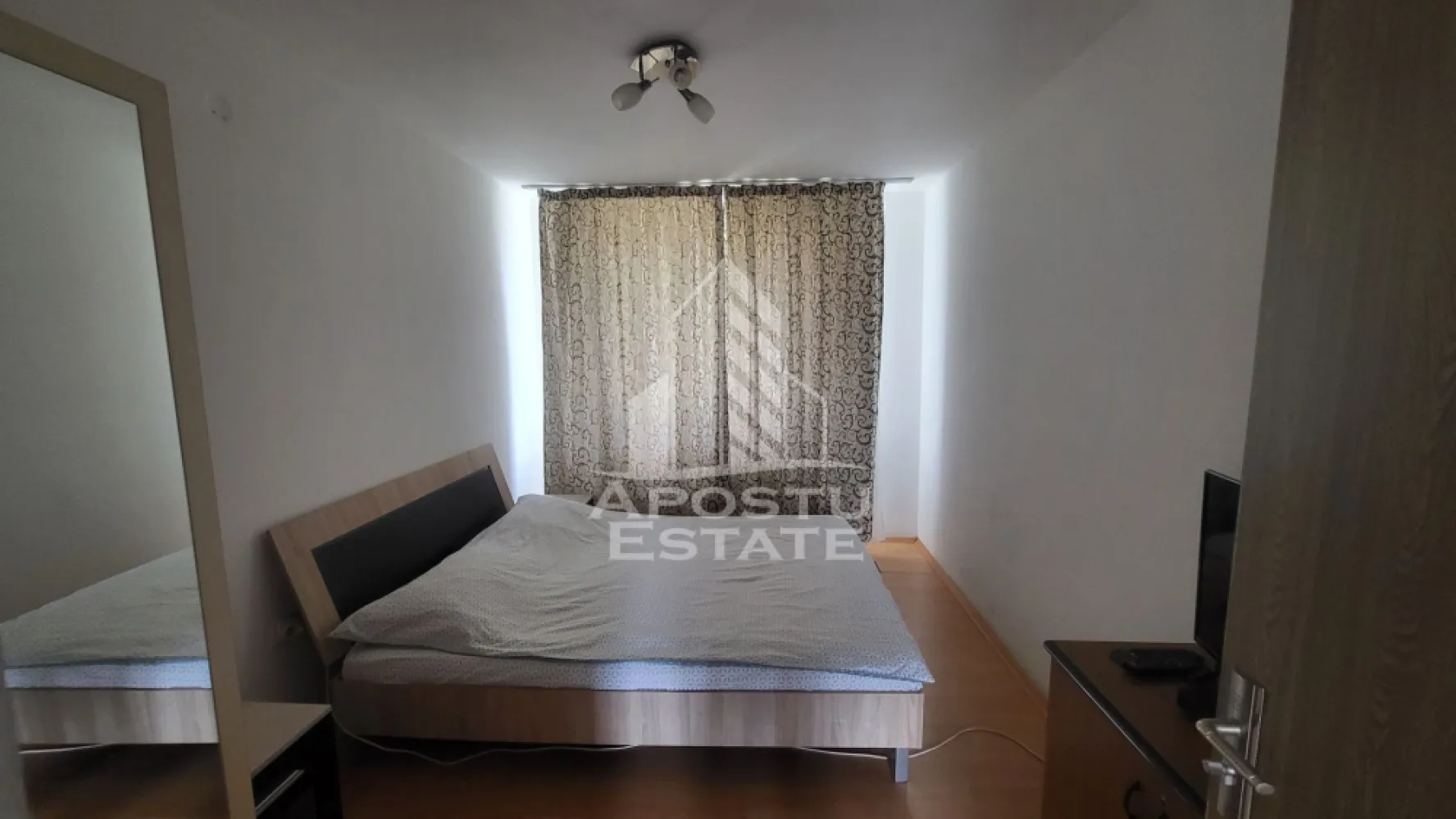 Apartament cu 2 camere,zona Centrala