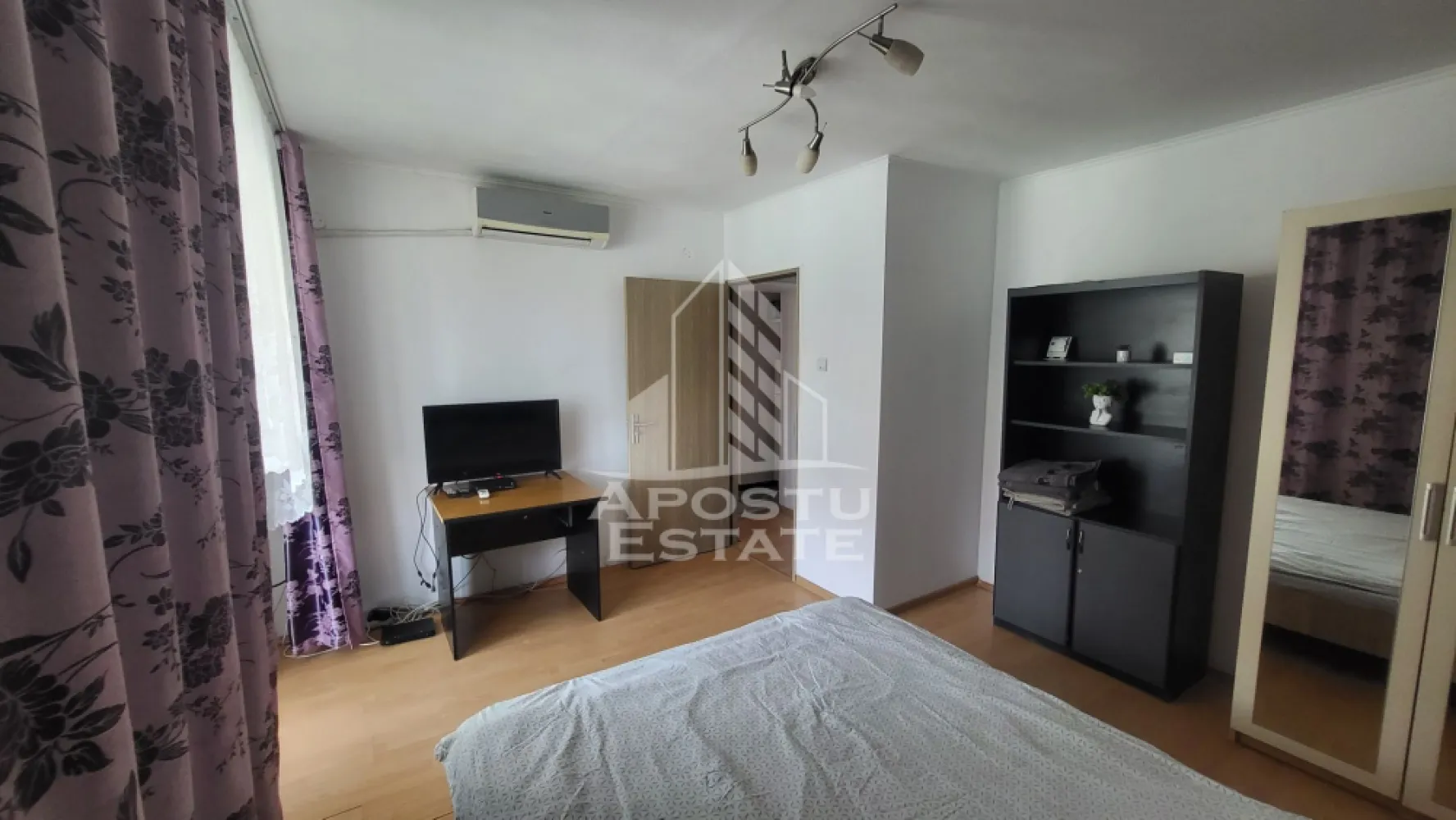Apartament cu 2 camere,zona Centrala