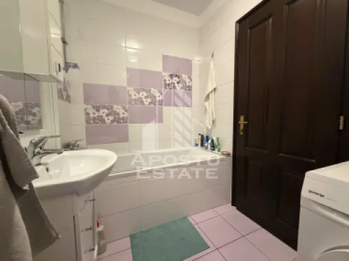 Apartament cu 2 camere, la parter, loc de parcare, in Mehala