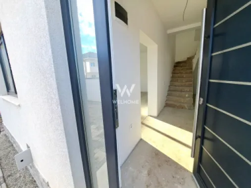 Casa MODERNA cu etaj RETRAS, zona Triajului, Selimbar