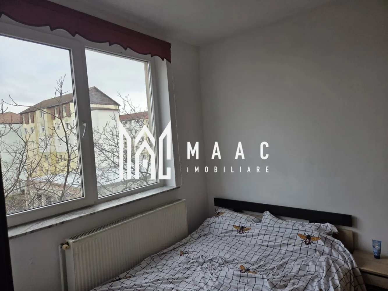 Apartrament 2 Camere I Etaj Intermediar- 3 I Zona Cedonia - Se oferă spre vânzare un apartament cu 2 camere semidecomandat, având o suprafață de 40 mp, complet mobilat și utilat, gata de mutare. Caracteristici: 2 camere semidecomandat Suprafață: 40 mp Complet mobilat și utilat Stare bună Disponibil imediat Ideal atât pentru locuință proprie, cât și pentru investiție. Pentru informati si vizionari: ID: CP2912969 }}