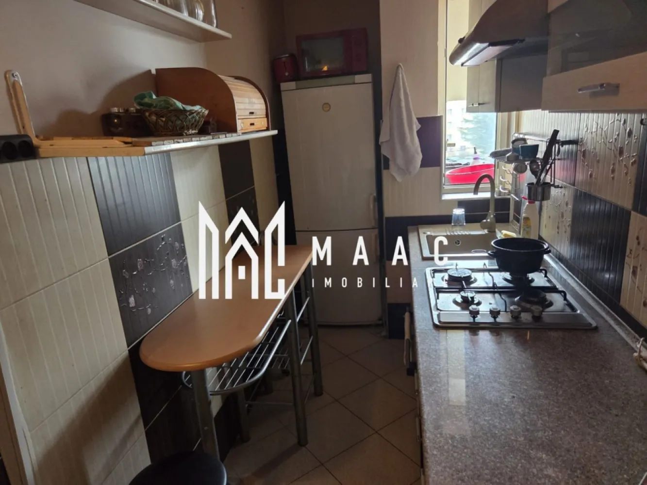 Apartrament 2 Camere I Etaj Intermediar- 3 I Zona Cedonia - Se oferă spre vânzare un apartament cu 2 camere semidecomandat, având o suprafață de 40 mp, complet mobilat și utilat, gata de mutare. Caracteristici: 2 camere semidecomandat Suprafață: 40 mp Complet mobilat și utilat Stare bună Disponibil imediat Ideal atât pentru locuință proprie, cât și pentru investiție. Pentru informati si vizionari: ID: CP2912969 }}