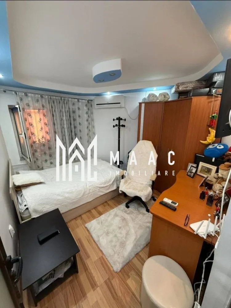 Apartament cu 2 camere | Ostroveni | Etaj 1 - Apartament 2 camere de vânzare – Ostroveni, etaj 1 – 70.000 € Râmnicu Vâlcea – Zona Ostroveni Agenția Maac Imobiliare vă propune spre vânzare un apartament cu 2 camere, situat într-un bloc tip A, la etajul 1, într-una dintre cele mai căutate zone ale orașului. 🔹 Compartimentare: decomandat total 🔹 Suprafață totală: 50 mp 🔹 Stare: se vinde complet mobilat și utilat, exact ca în poze 🔹 Etaj: 1 Avantaje locație: ✔ Locație excelentă ✔ Foarte aproape de Piața Ostroveni ✔ Lângă Piscina Ostroveni ✔ În imediata apropiere: grădiniță cu program prelungit, școală generală, magazine, mijloace de transport în comun 💰 Preț de vânzare: 70.000 € 📌 ID proprietate: CP2913088 Pentru mai multe informații sau pentru programarea unei vizionări, nu ezitați să ne contactați! }}