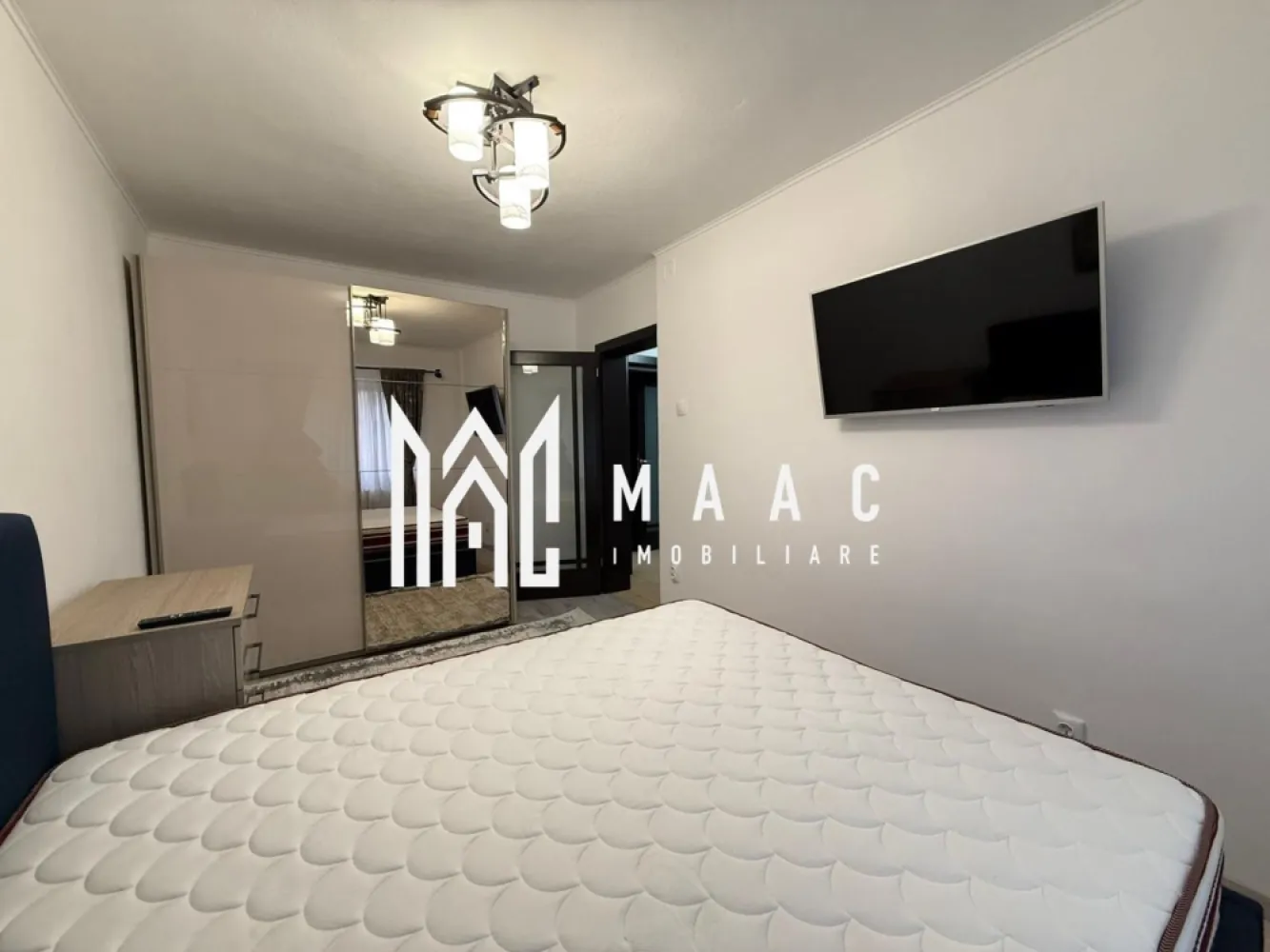 Apartament 3 camere | 2 bai | Decomandat | Etaj 3 | Renovat