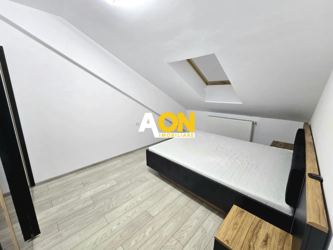 Apartament cu 3 Camere de Închiriat, Bloc Nou, Zona Liceului Economic