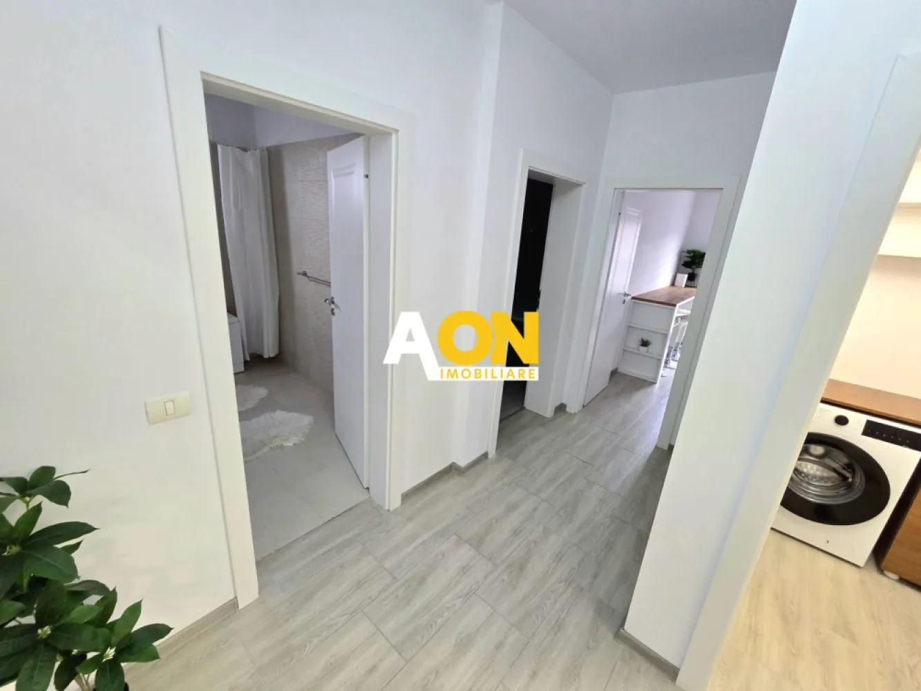 Apartament cu 3 Camere de Închiriat, Bloc Nou, Zona Liceului Economic