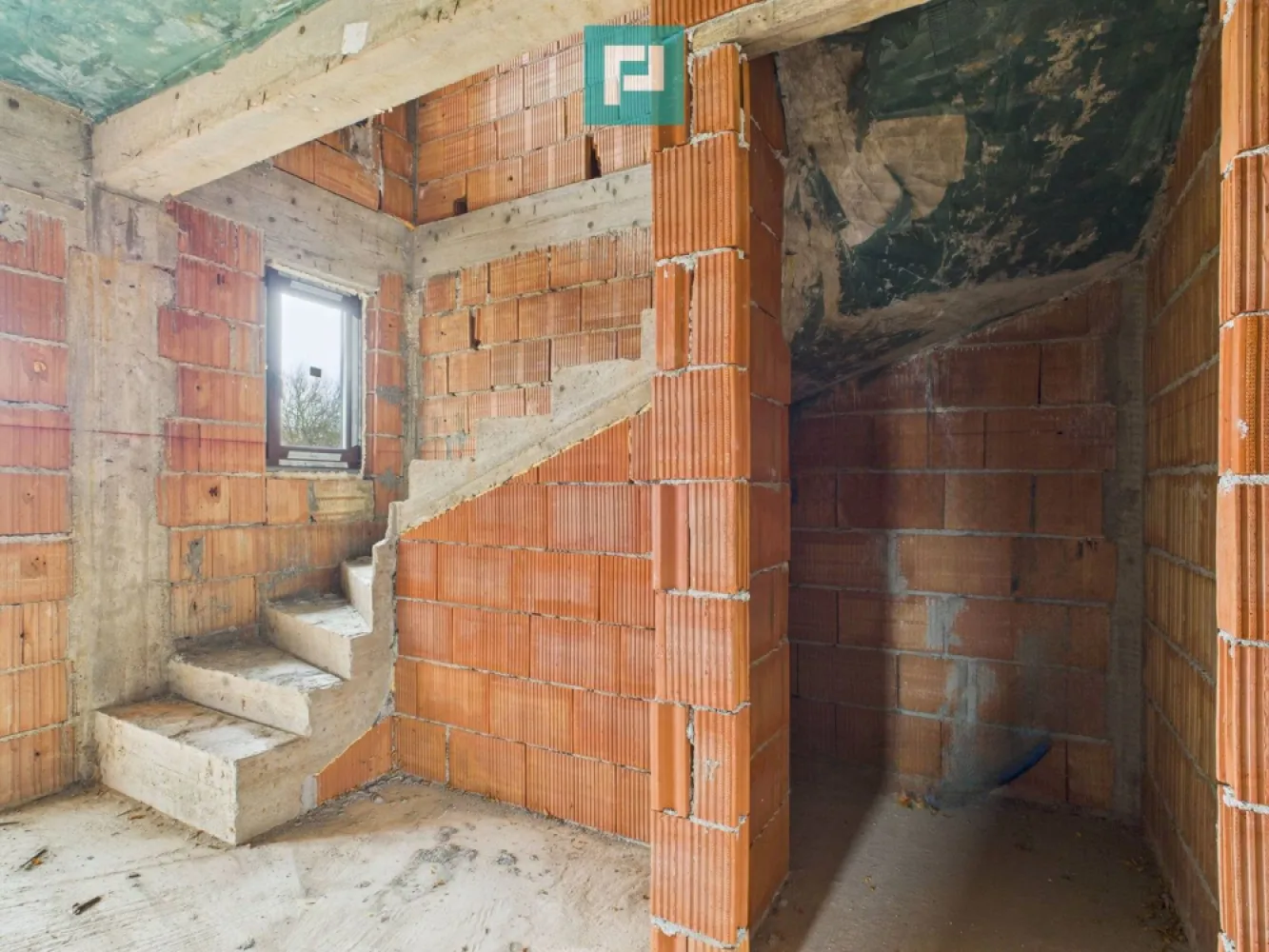 Duplex solid 120 mp, intimitate și calm in Chisoda