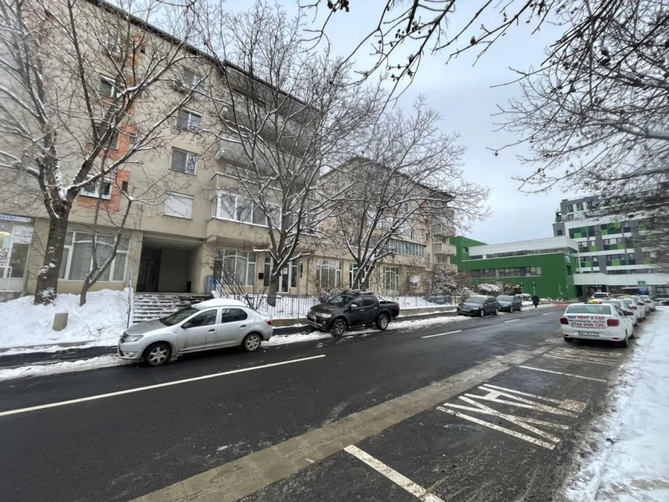 Apartament 2 camere decomandat-zona Spitalul Judetean-139.500 euro neg