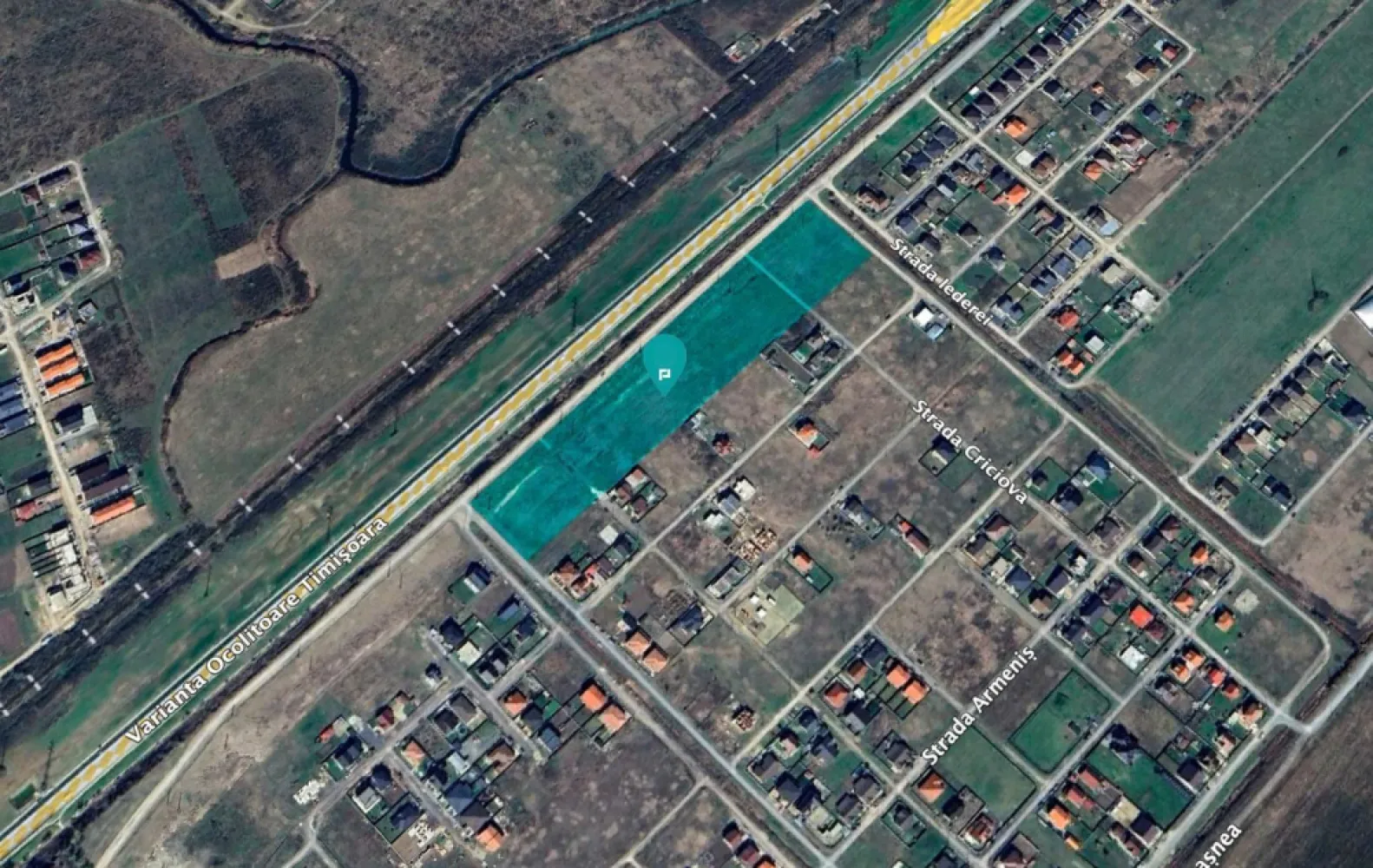 Parcele teren locuinte colective – Moșnița Nouă - Oferim spre vânzare parcele de teren intravilan, cu suprafețe cuprinse între 658 și 1180 mp, ideale pentru construcția de locuinte colective, situate în Moșnița Nouă, într-o zonă în plină dezvoltare, în apropierea străzilor Criciova și Mărășești. Caracteristici urbanistice: • Regim de înălțime: S+P+1E+Er/M • POT: 40% • CUT: 1.4 • Destinație: rezidențial – locuințe colective si SAD la parter Avantaje: • Parcele cu forme regulate, ușor de construit • 10 apartamente/ parcela și SAD la parter • Străzi cuprinse în planul de asfaltare pentru anul 2026 • Utilități (apă, canalizare, curent) în curs de finalizare • Zonă liniștită, cu construcții noi • Potrivite atât pentru locuințe colective, cât și pentru investiție Acces facil către Timișoara, într-una dintre cele mai dinamice zone rezidențiale din Moșnița Nouă. Pentru informații suplimentare, plan parcelar, prețuri și disponibilitate, vă stăm la dispoziție: Daniela Ianc- 0722375289 daniela.ianc@propertylab.ro Remus Beiusanu- 0785 997 537 remus.beiusanu@propertylab.ro CP2895969 }}