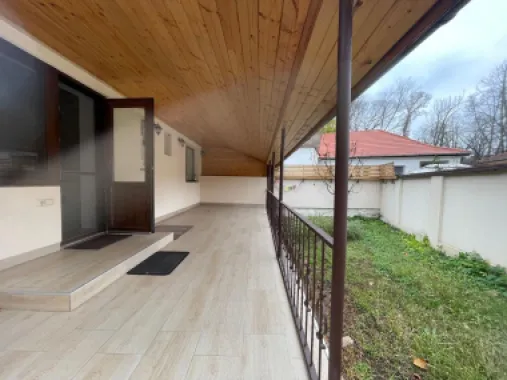 Chirie casă 3 camere ,terasa, curte acces auto – par Bratianu-1000 e/l