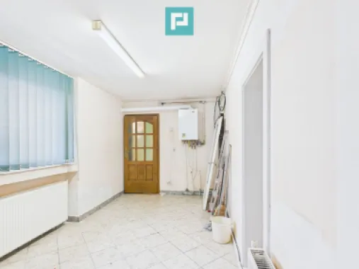 Casă cu 2 corpuri și 5 camere în Livada