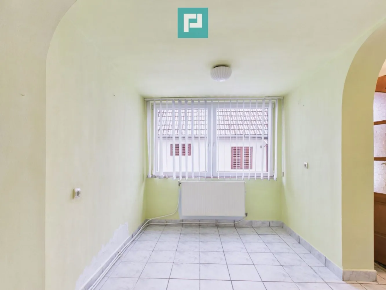 Casă cu 2 corpuri și 5 camere în Livada