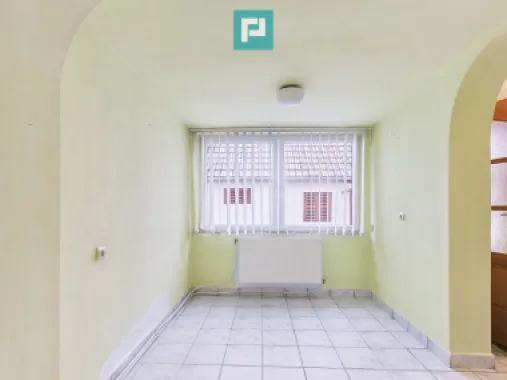 Casă cu 2 corpuri și 5 camere în Livada