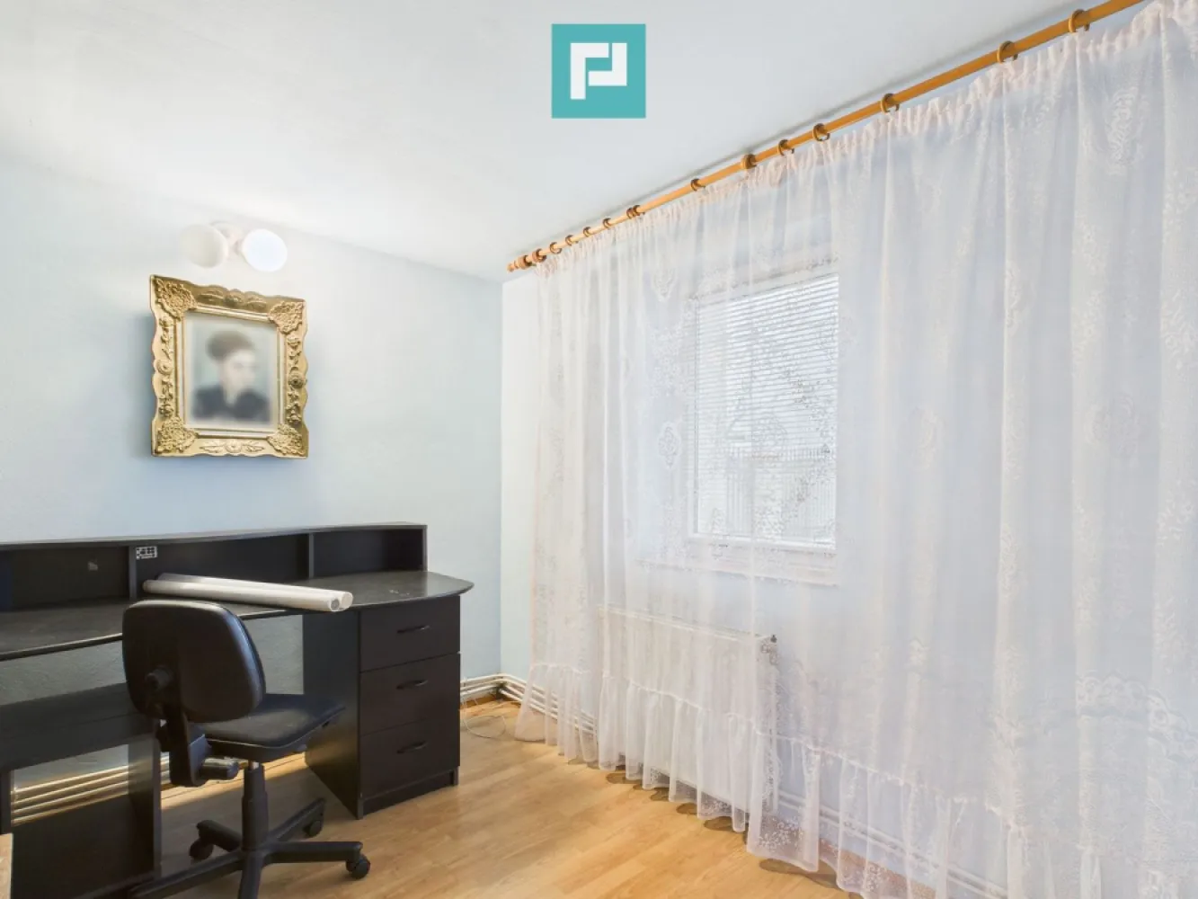 Casă cu 2 corpuri și 5 camere în Livada