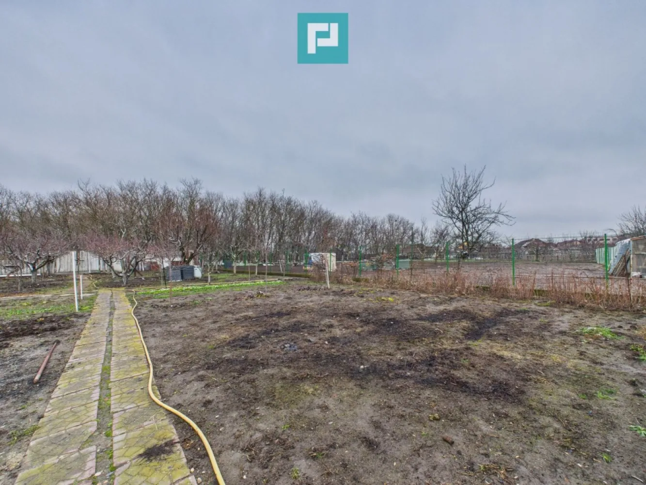 Casă cu 2 corpuri și 5 camere în Livada