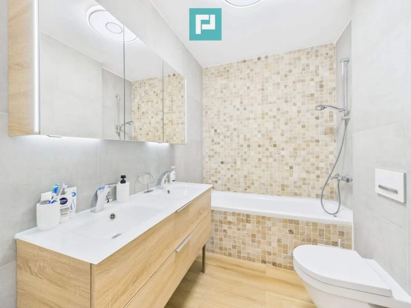 Apartament spațios, vedere și facilități premium