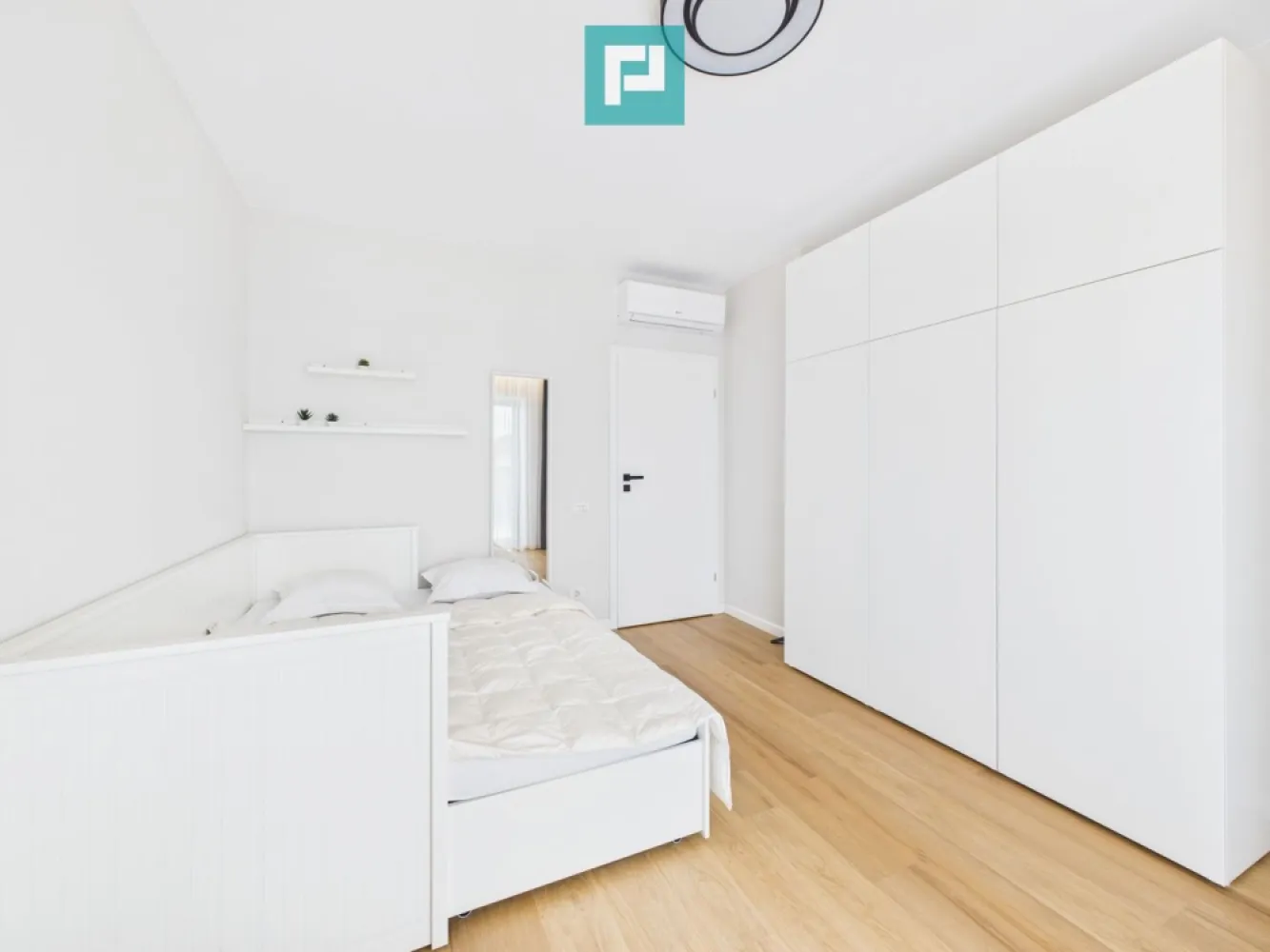 Apartament spațios, vedere și facilități premium