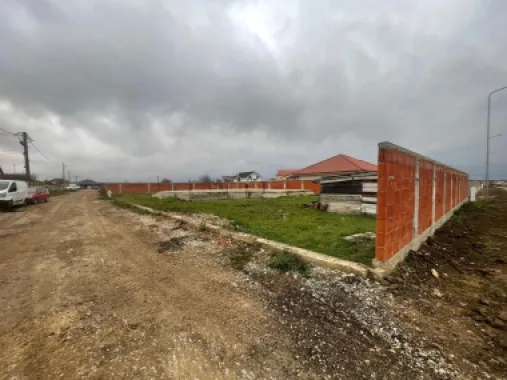 Teren intravilan, fundatie proiect casa, gard si utilitati-Zona Cheriu