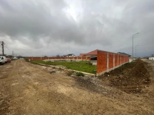 Teren intravilan, fundatie proiect casa, gard si utilitati-Zona Cheriu