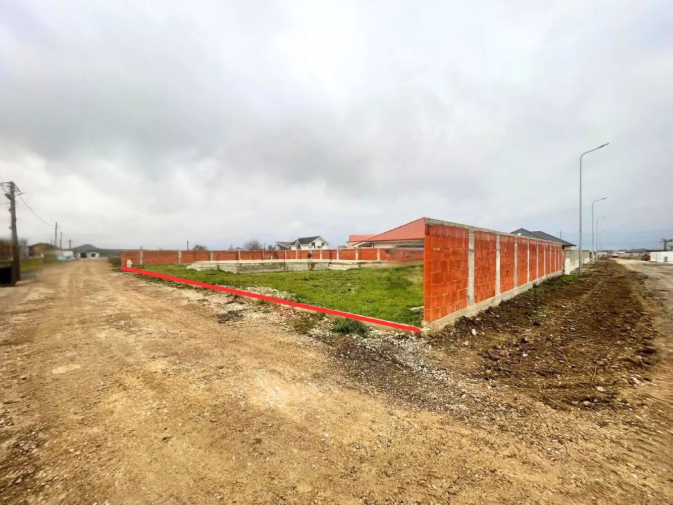 Teren intravilan, fundatie proiect casa, gard si utilitati-Zona Cheriu