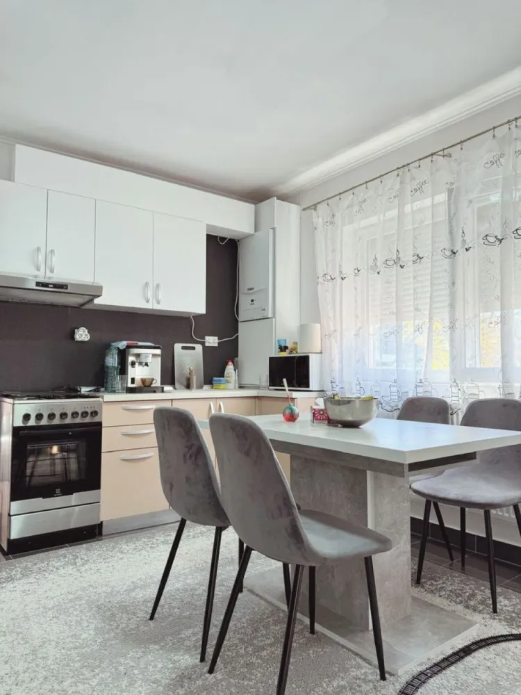 Ap3 camere | Zona QBIZ / Spitalul Județean | Etaj 1- Pret 119.000 euro