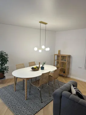 Casă parter, luminoasă, – vizavi de Spitalul Județean-387.000 EURO neg