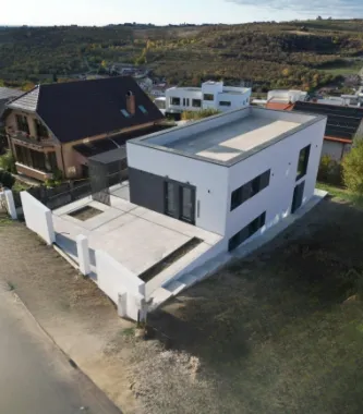 Vilă nouă design mediteranean, proiect deosebit și panoramă- 339.000 E