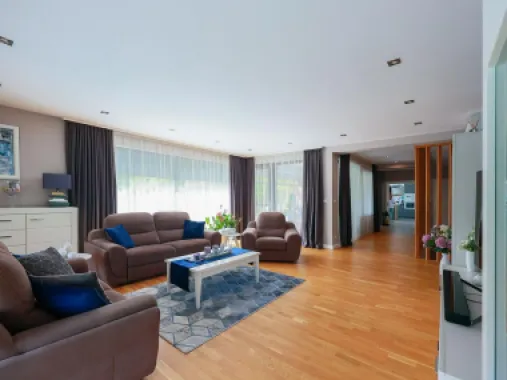 Vilă cu piscină, mobilată și utilată. Comision 0%. 410.000 Euro neg