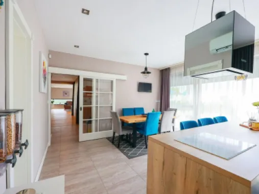 Vilă cu piscină, mobilată și utilată. Comision 0%. 410.000 Euro neg