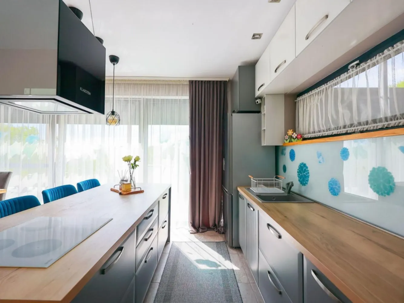 Vilă cu piscină, mobilată și utilată. Comision 0%. 410.000 Euro neg