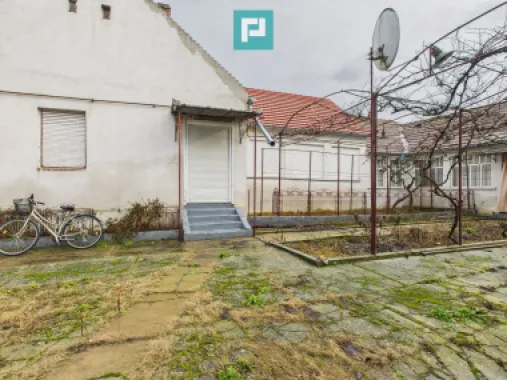 Casă cu 4 camere în Nădab