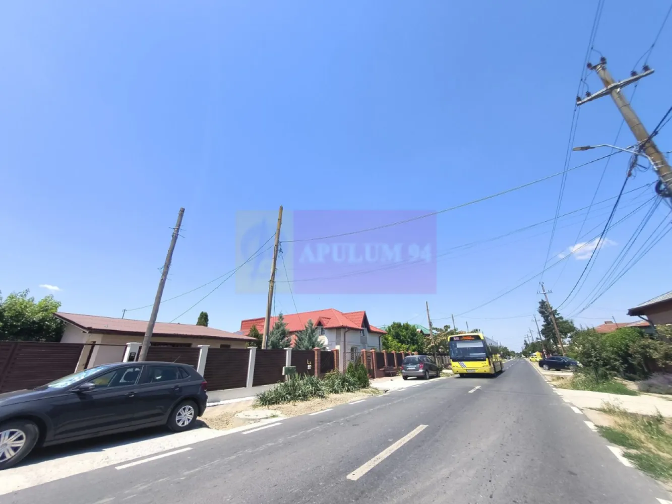Teren cu acces facil la toate utilitățile lângă București - Vă propun spre cumpărare un teren foarte bun situat pe strada Pinului din localitatea 1 Decembrie, la 400ml de Supermarketul Lidl, cu acces facil la toate utilitățile (apă curentă, gaz, curent și canalizare) și la mijloace de transport în comun. Terenul este intravilan, este un teren amplasat între case, un teren cu un front stradal bun de 17,5 ml și cu o adâncime de 76ml. Această suprafață de teren de 1346 mp este optimă pentru 2-3 case individuale la curte sau pentru un proiect de case înșiruite. În vecinătatea terenului sunt case și vile noi, aici este deja formată o comunitate frumoasă, utilitățile sunt recent aduse și zona cunoaște deja o dezvoltare accelerată datorită facilităților, proximității față de oraș, de mijloacele de transport și accesului facil la centrele comerciale din zonă. Pentru mai multe detalii și programarea de vizionări nu ezitați să mă contactați. Daniel, Apulum94.