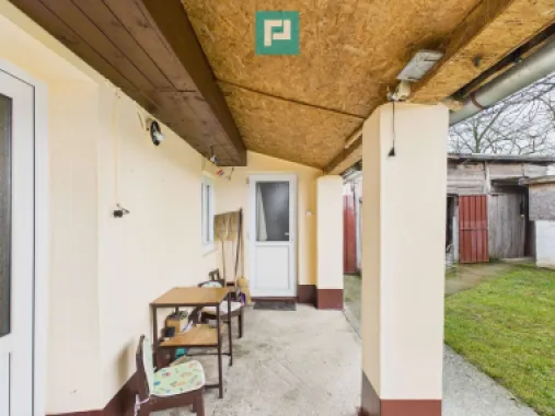 Casă cu 2 corpuri și 3 camere în Nădab