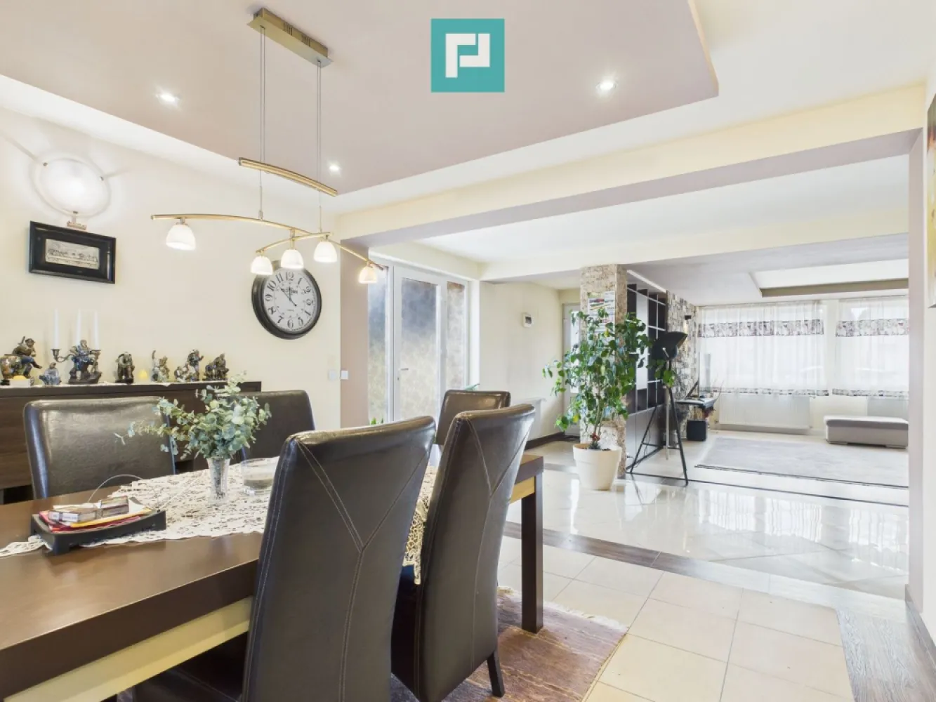 Vilă elegantă cu etaj în Zădăreni