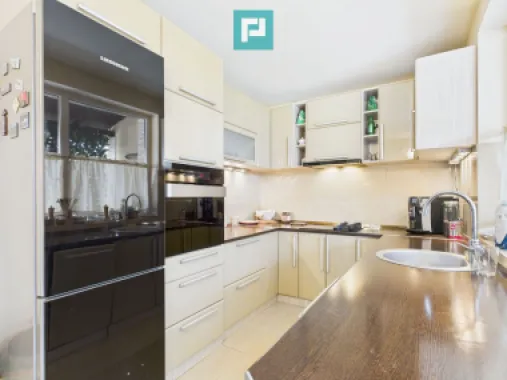 Vilă elegantă cu etaj în Zădăreni