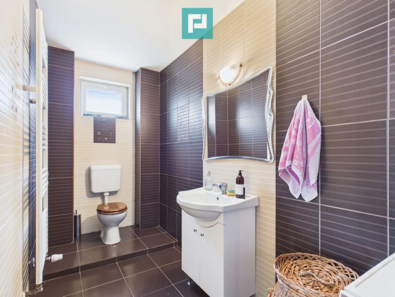 Vilă elegantă cu etaj în Zădăreni