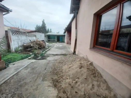 Casă, singur în curte, 500 mp, Muntele Găina. 160 000 E. Comision 0.