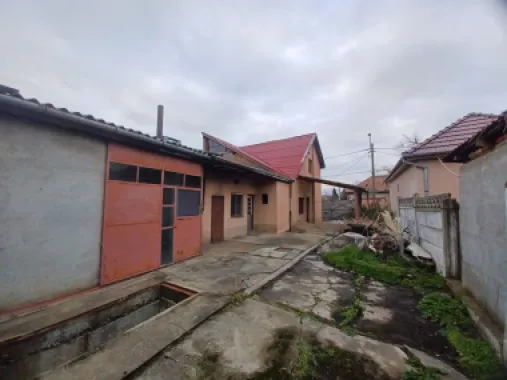 Casă, singur în curte, 500 mp, Muntele Găina. 160 000 E. Comision 0.