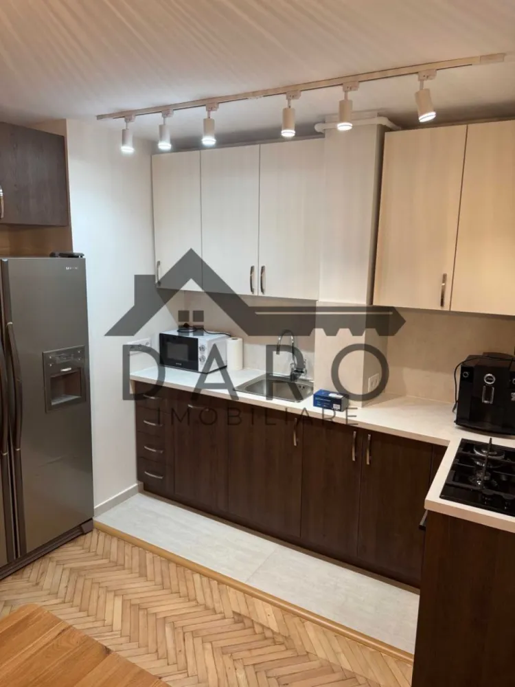 Apartament cu 3 camere, de inchiriat, direct de la proprietar. Strada Transilvania