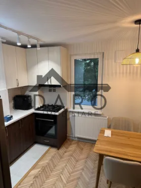 Apartament cu 3 camere, de inchiriat, direct de la proprietar. Strada Transilvania
