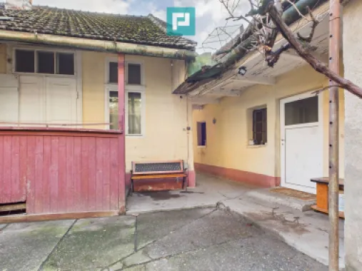 Casă individuală cu anexă în Vaicu