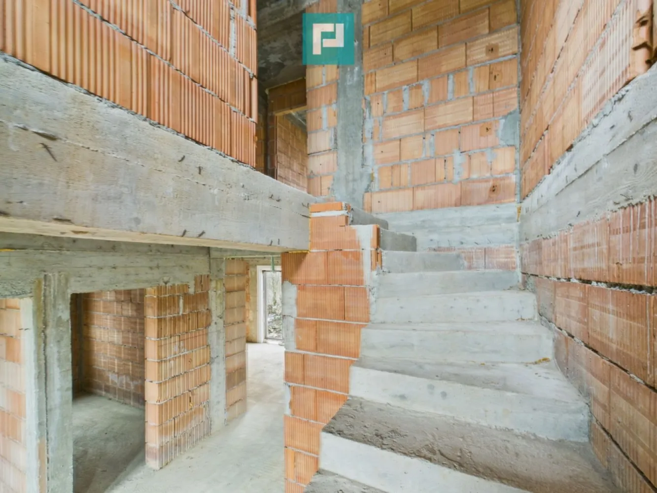 Duplex confortabil și retras în Chisoda