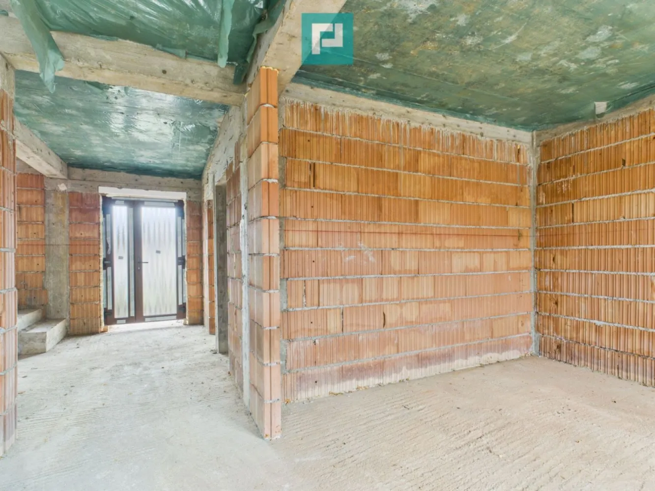 Duplex confortabil și retras în Chisoda